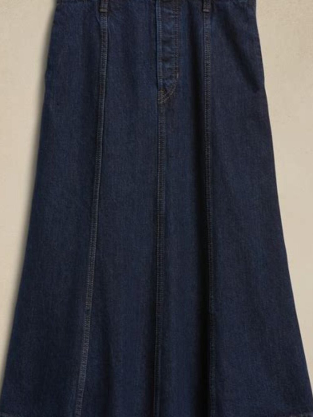 Old Navy midi denim skirt with pockets!